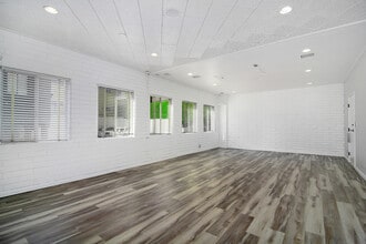 8721 W Sunset Blvd, West Hollywood, CA for lease Building Photo- Image 1 of 2