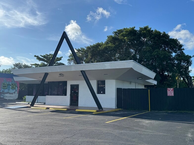 1605 NW 95th St, Miami, FL for sale - Building Photo - Image 3 of 10