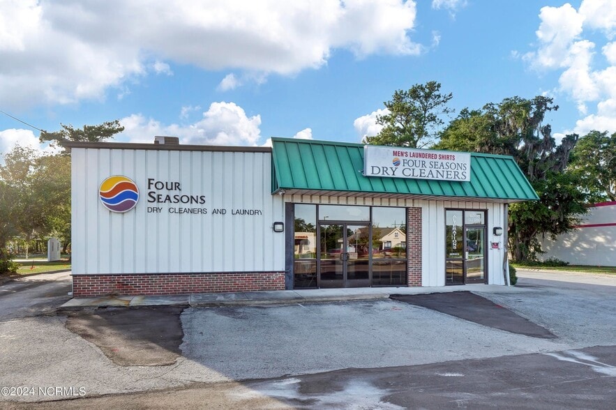 7015 Market St, Wilmington, NC for sale - Building Photo - Image 3 of 29