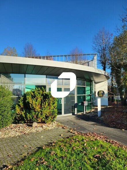 Office in Mérignac for lease - Building Photo - Image 1 of 17