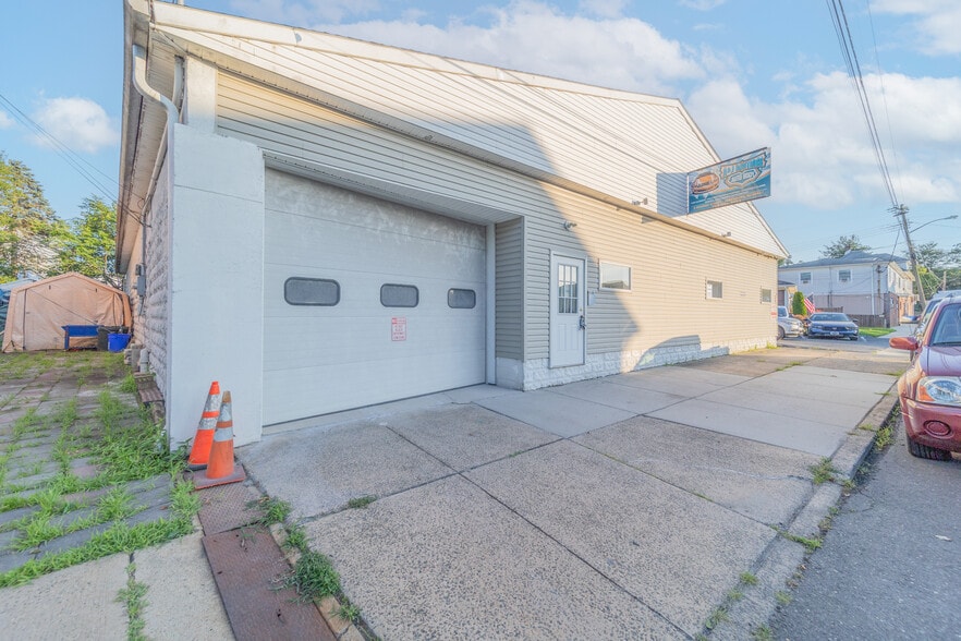 79 Hooker St, Jamesburg, NJ for sale - Building Photo - Image 2 of 10