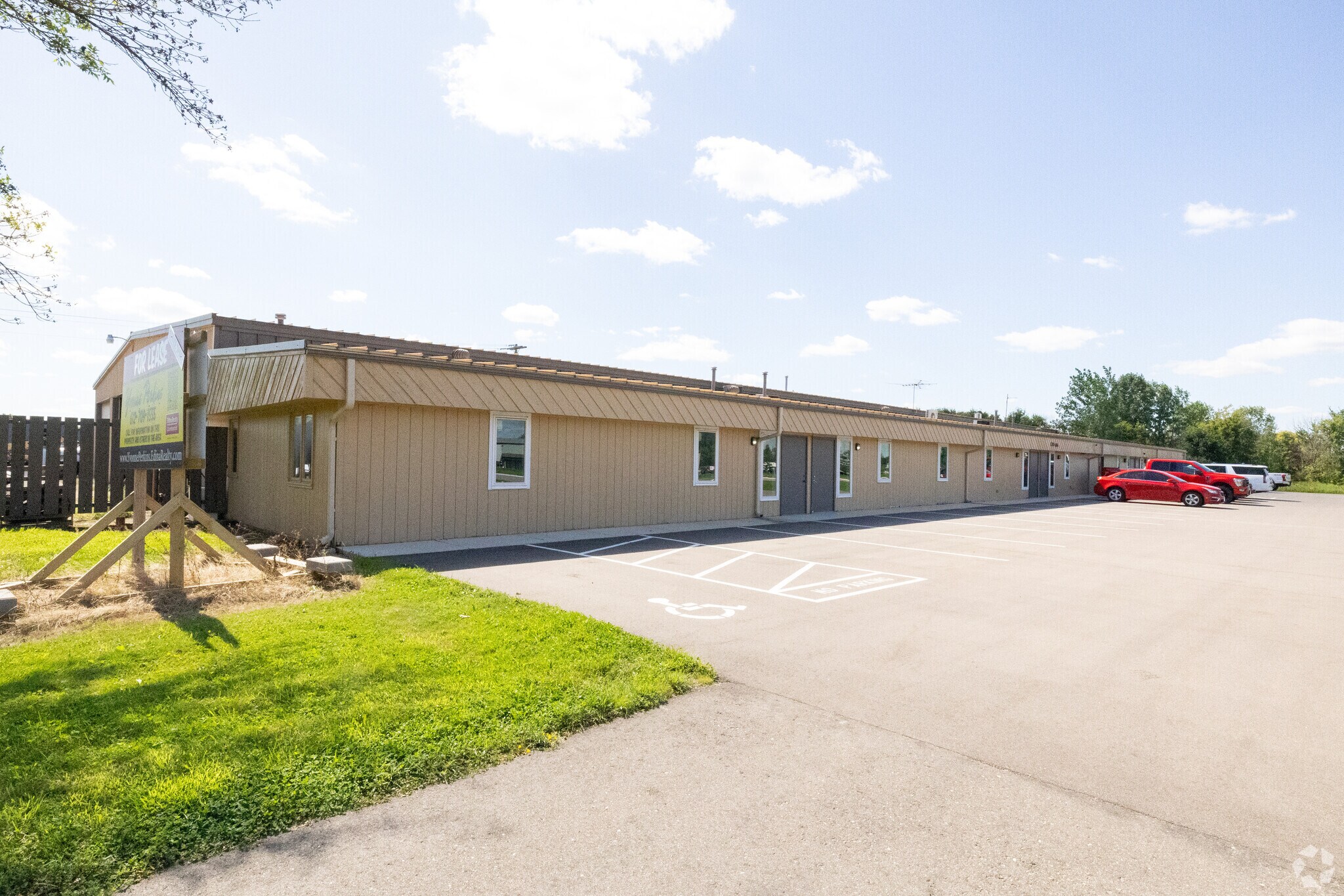 17066 County Road 87, Prior Lake, MN for lease Primary Photo- Image 1 of 7