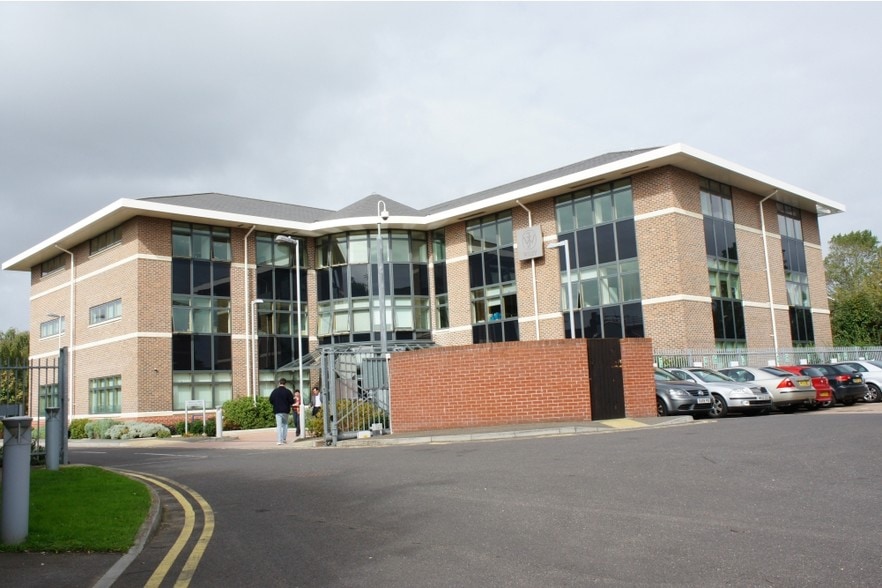 Terminus Rd, Chichester for lease - Building Photo - Image 2 of 2