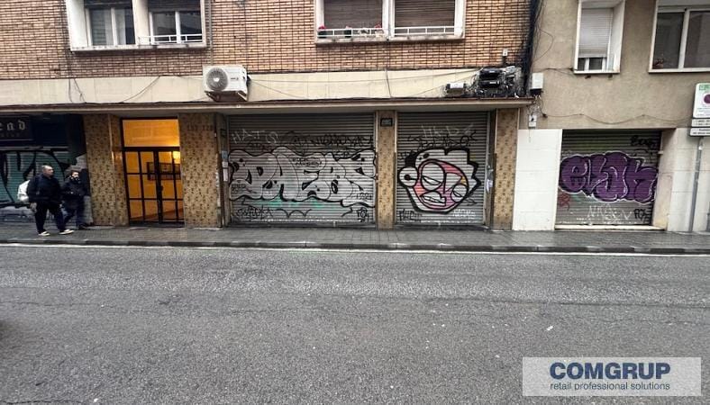 Carrer de Violant d'Hongria Reina d'Aragó, 128, Barcelona, Barcelona for sale - Building Photo - Image 1 of 1