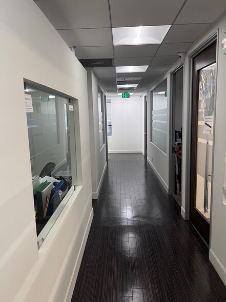 11022 Santa Monica Blvd, Los Angeles, CA for lease - Building Photo - Image 3 of 17