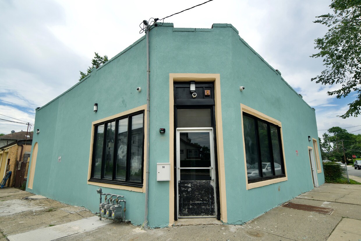 90 Laurel Ave, Union, NJ 07083