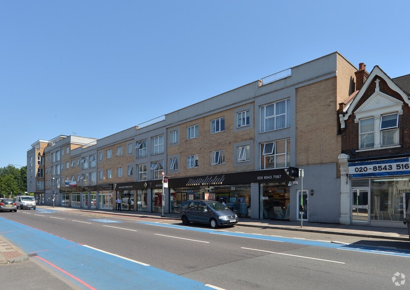 High Street Colliers Wood, London for lease - Primary Photo - Image 1 of 7