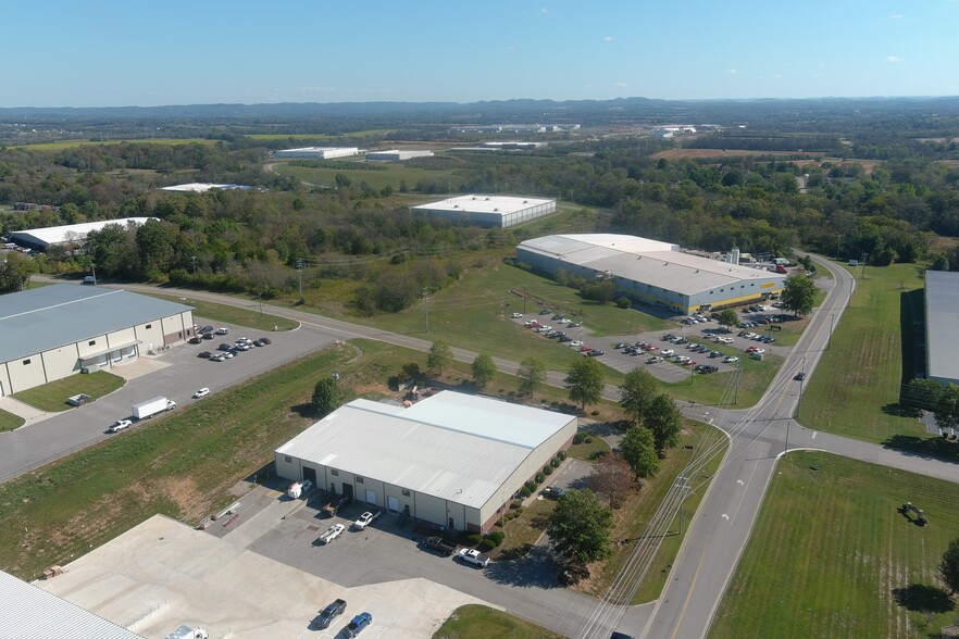 1357 Gateway Dr, Gallatin, TN for lease - Building Photo - Image 2 of 4