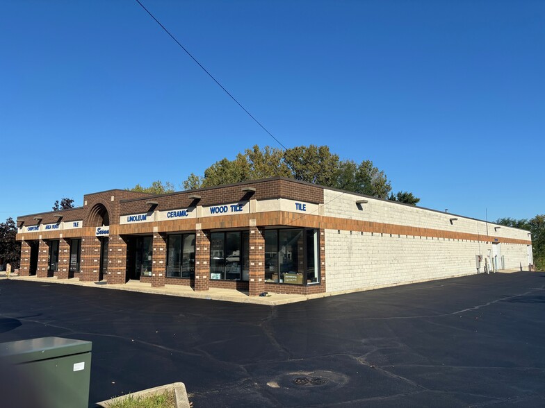 3500 Grand Ave, Gurnee, IL for lease - Building Photo - Image 1 of 2