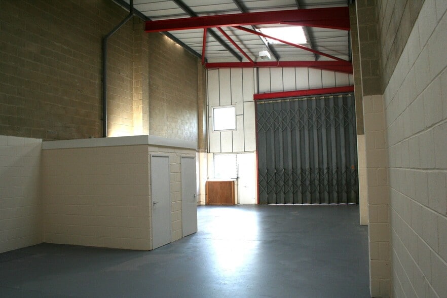 Netherhampton Rd, Salisbury for lease - Interior Photo - Image 3 of 3