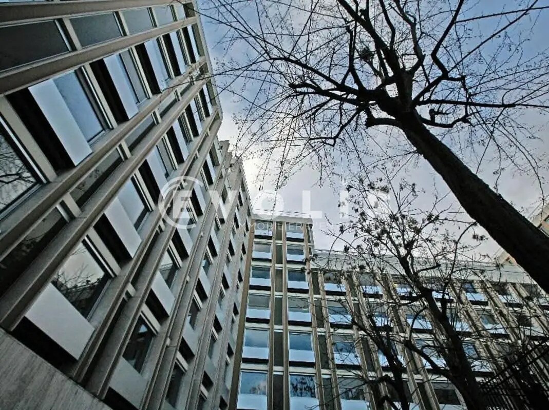 Office in Paris for lease Building Photo- Image 1 of 7