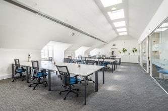 124 Bridge Rd, Chertsey for lease Building Photo- Image 2 of 5