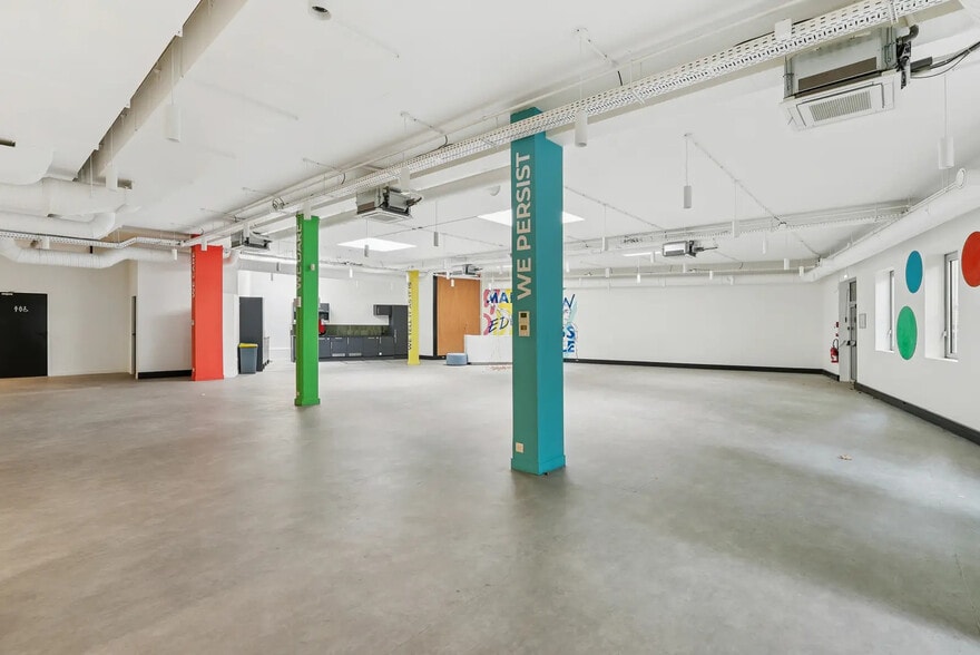 Office in Paris for lease - Interior Photo - Image 1 of 20