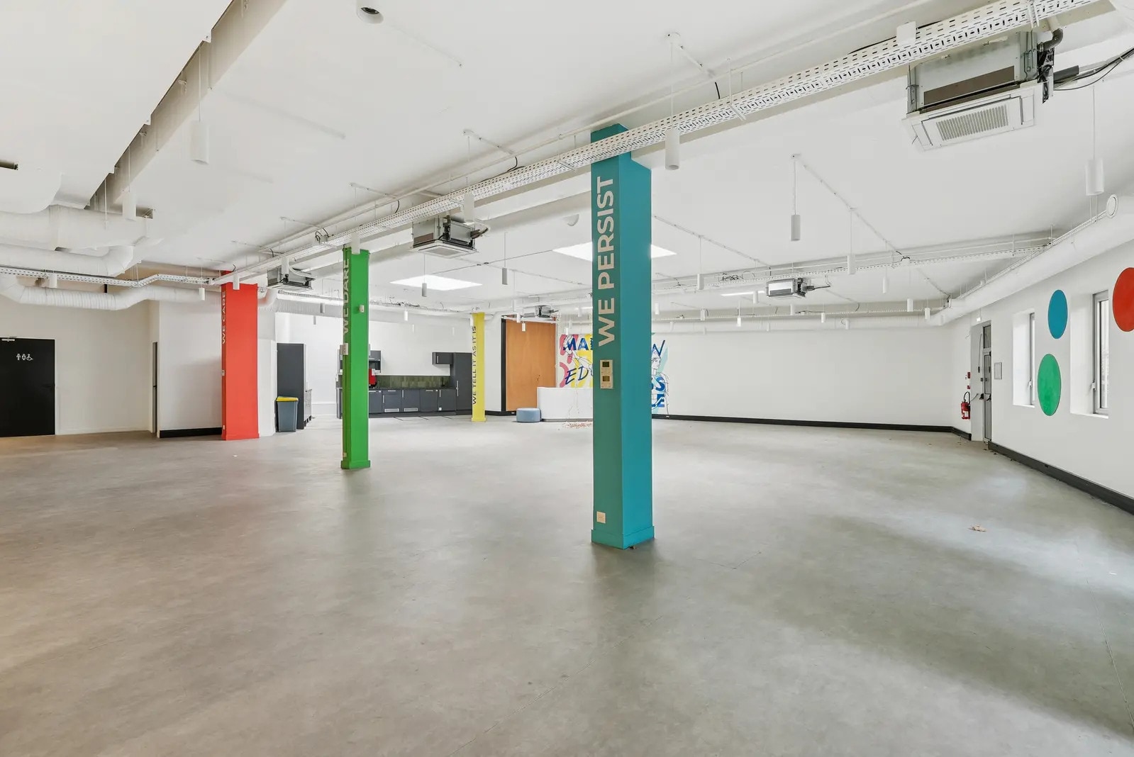 Office in Paris for lease Interior Photo- Image 1 of 21