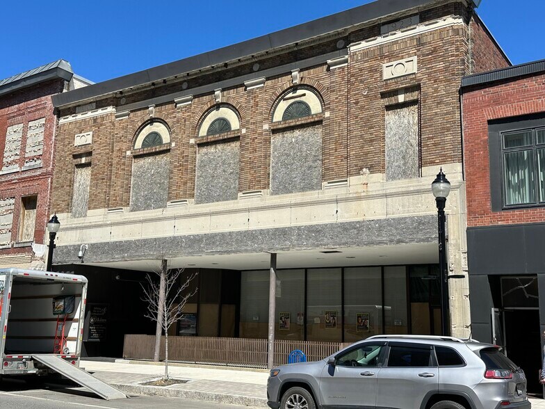 155-165 Main Street, Waterville portfolio of 2 properties for sale on LoopNet.com - Building Photo - Image 3 of 9