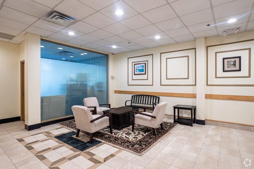 234-240 Copeland St, Quincy, MA for sale - Lobby - Image 1 of 4