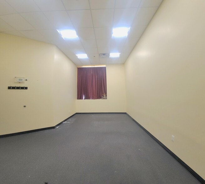 300 W Sylvania Ave, Neptune City, NJ 07753 Plaza 33