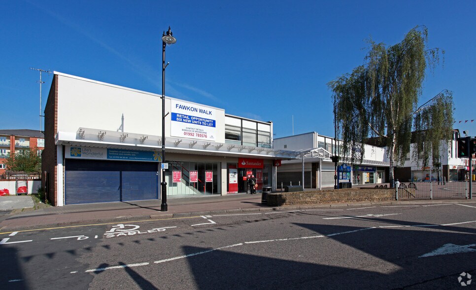 Fawkon Walk, Hoddesdon, EN11 8TJ