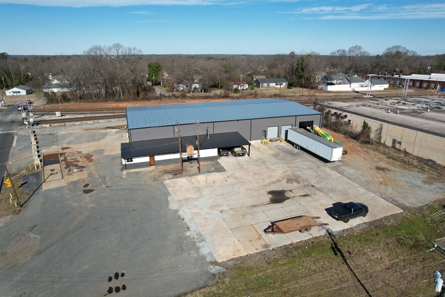 300 E Henderson St, Salisbury, NC for sale - Building Photo - Image 3 of 5