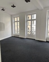 3 Rue De La Bourse, Paris for lease Interior Photo- Image 2 of 3
