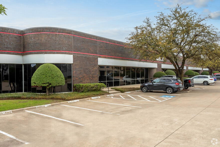 3440 Sojourn Dr, Carrollton, TX for lease - Building Photo - Image 2 of 3