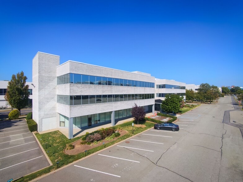 1205 Franklin Ave, Garden City, NY for lease - Building Photo - Image 1 of 6