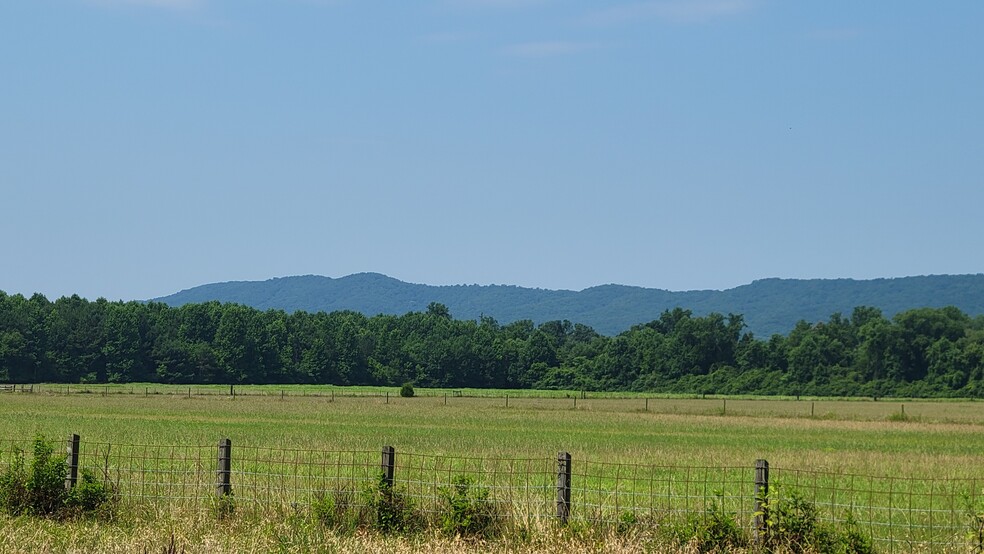 515 Hunt Bend Rd NW, Calhoun, GA for sale - Building Photo - Image 3 of 8