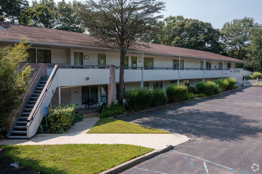 340 Veterans Memorial Hwy, Commack, NY for lease - Building Photo - Image 1 of 5