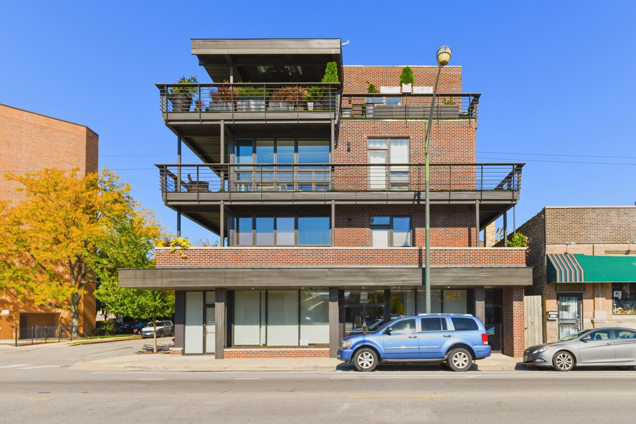 2299 N Clybourn Ave, Chicago, IL for lease Building Photo- Image 1 of 4