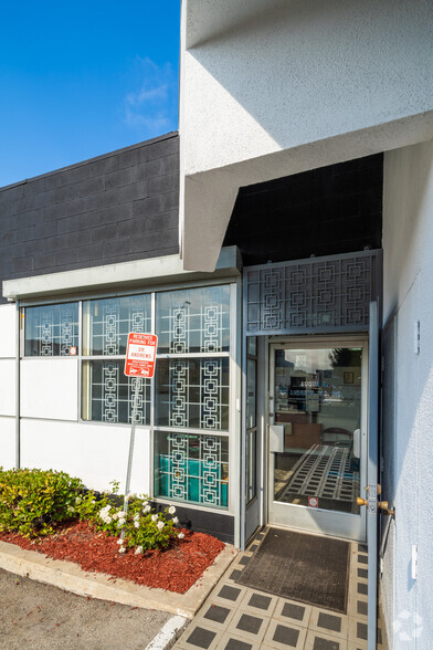 214 S Locust St, Inglewood, CA for lease - Building Photo - Image 3 of 21