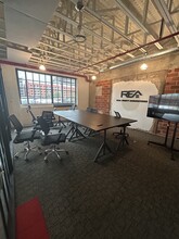 2500 Summer St, Houston, TX for lease Interior Photo- Image 2 of 7