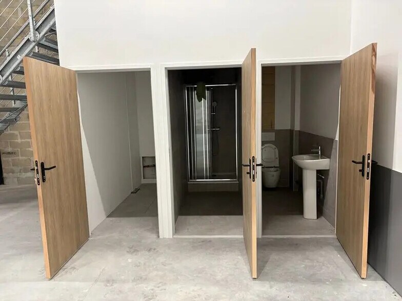 Office in Serris for lease - Building Photo - Image 3 of 18