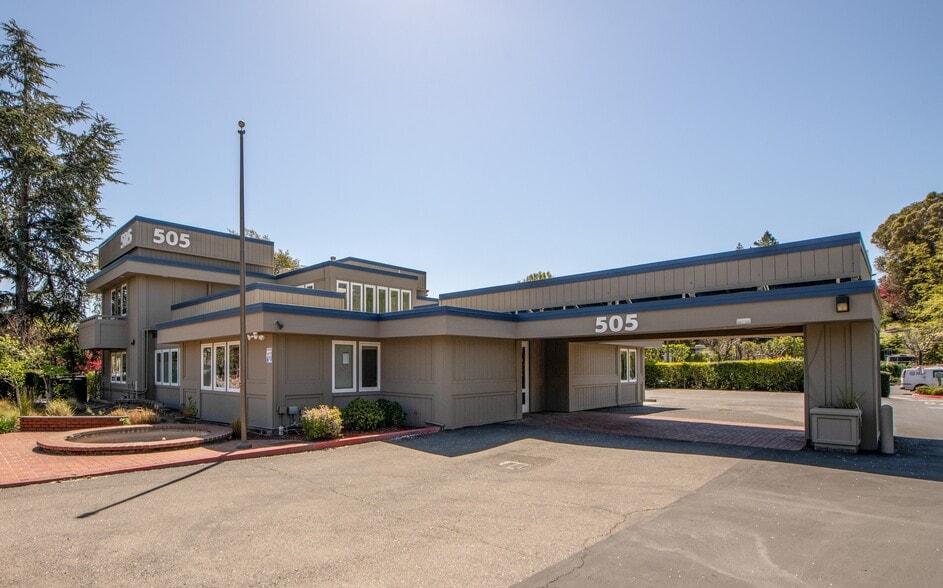 505 Sir Francis Drake Blvd, Greenbrae, CA for lease - Building Photo - Image 2 of 9