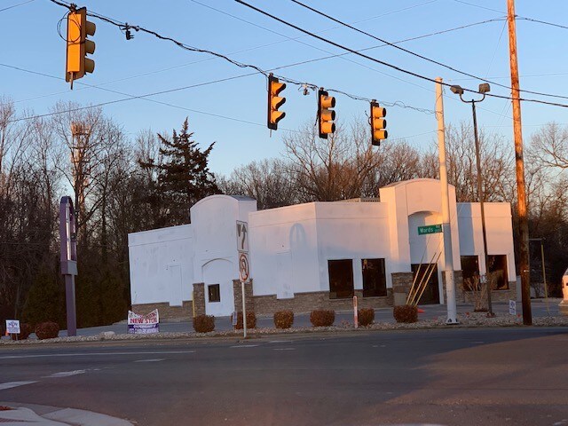 2802 Candlers Mountain Rd, Lynchburg, VA for sale Primary Photo- Image 1 of 1