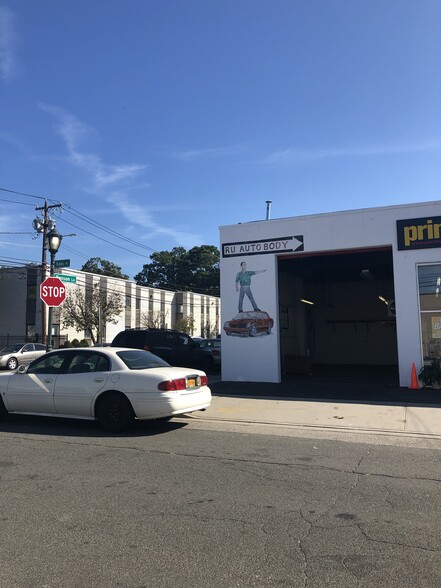 10 Kees Pl, Merrick, NY for sale - Building Photo - Image 1 of 1