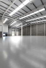 Ockham Dr, Greenford for lease Interior Photo- Image 1 of 1