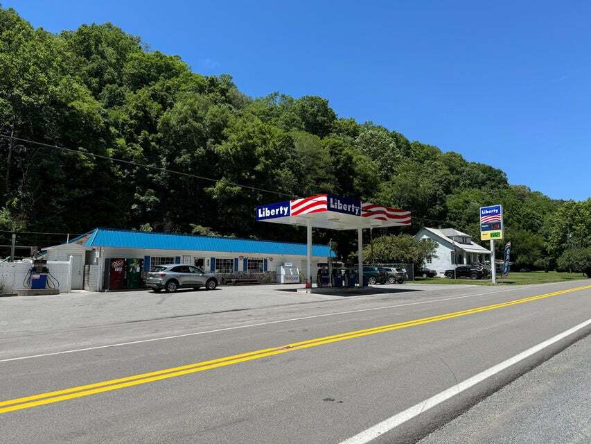 14225 Seneca Trail, Buckeye, WV for sale Primary Photo- Image 1 of 1