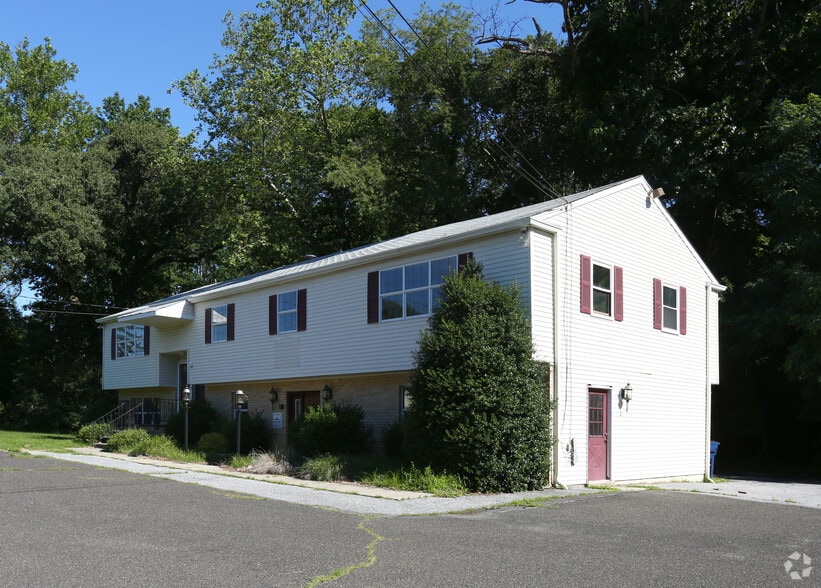 1027 Chews Landing Rd, Laurel Springs, NJ 08021