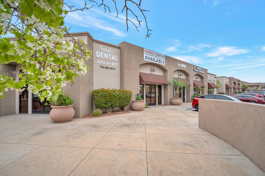 1720 W Horizon Ridge Pky, Henderson, NV for lease - Building Photo - Image 2 of 7