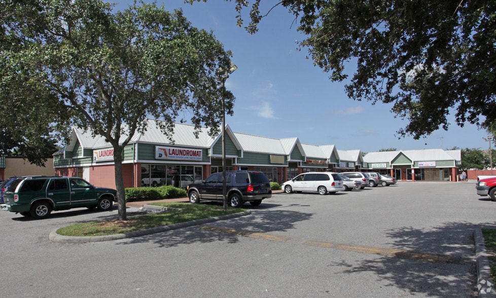 6320 15th St, Sarasota, FL for lease - Building Photo - Image 2 of 6
