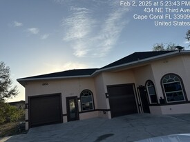 434 NE 3rd Ave, Cape Coral FL - Warehouse