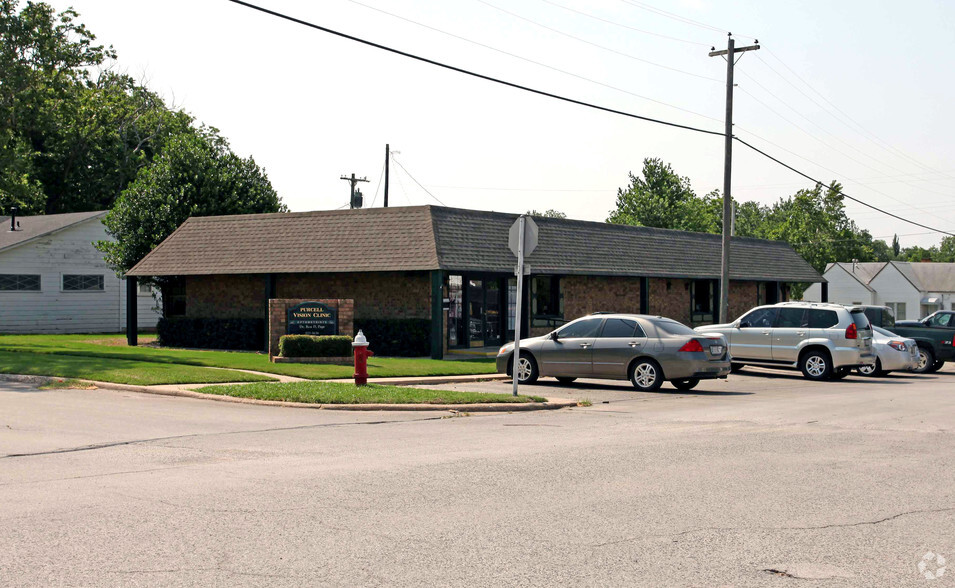 300 Lester Ln, Purcell, OK for sale - Primary Photo - Image 1 of 1