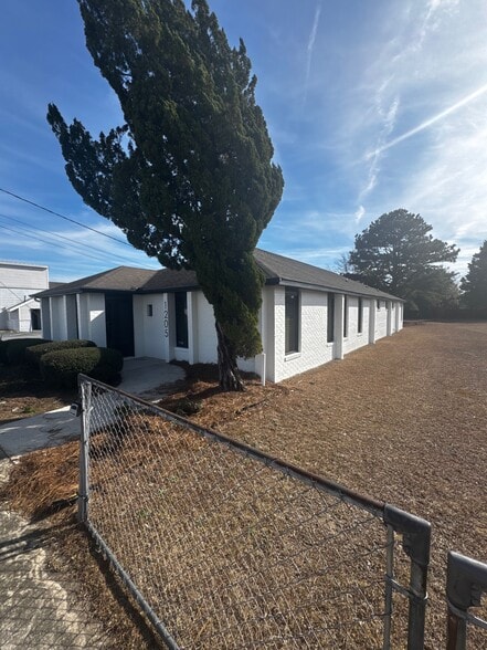 1205 Russell Pky, Warner Robins, GA for lease - Building Photo - Image 2 of 12