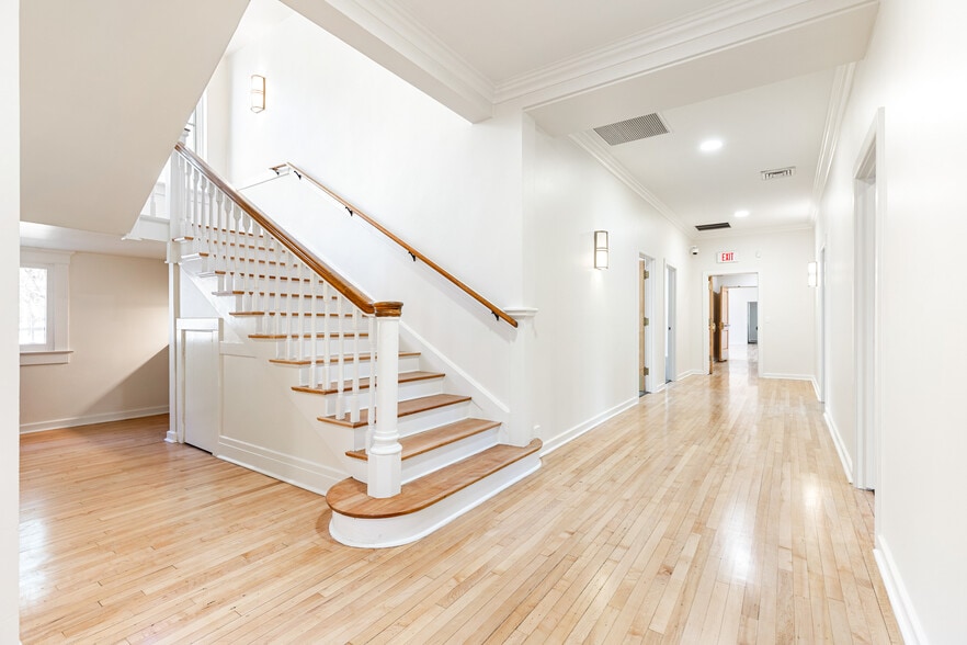 331 N 1st Ave, Phoenix, AZ for lease - Interior Photo - Image 3 of 38