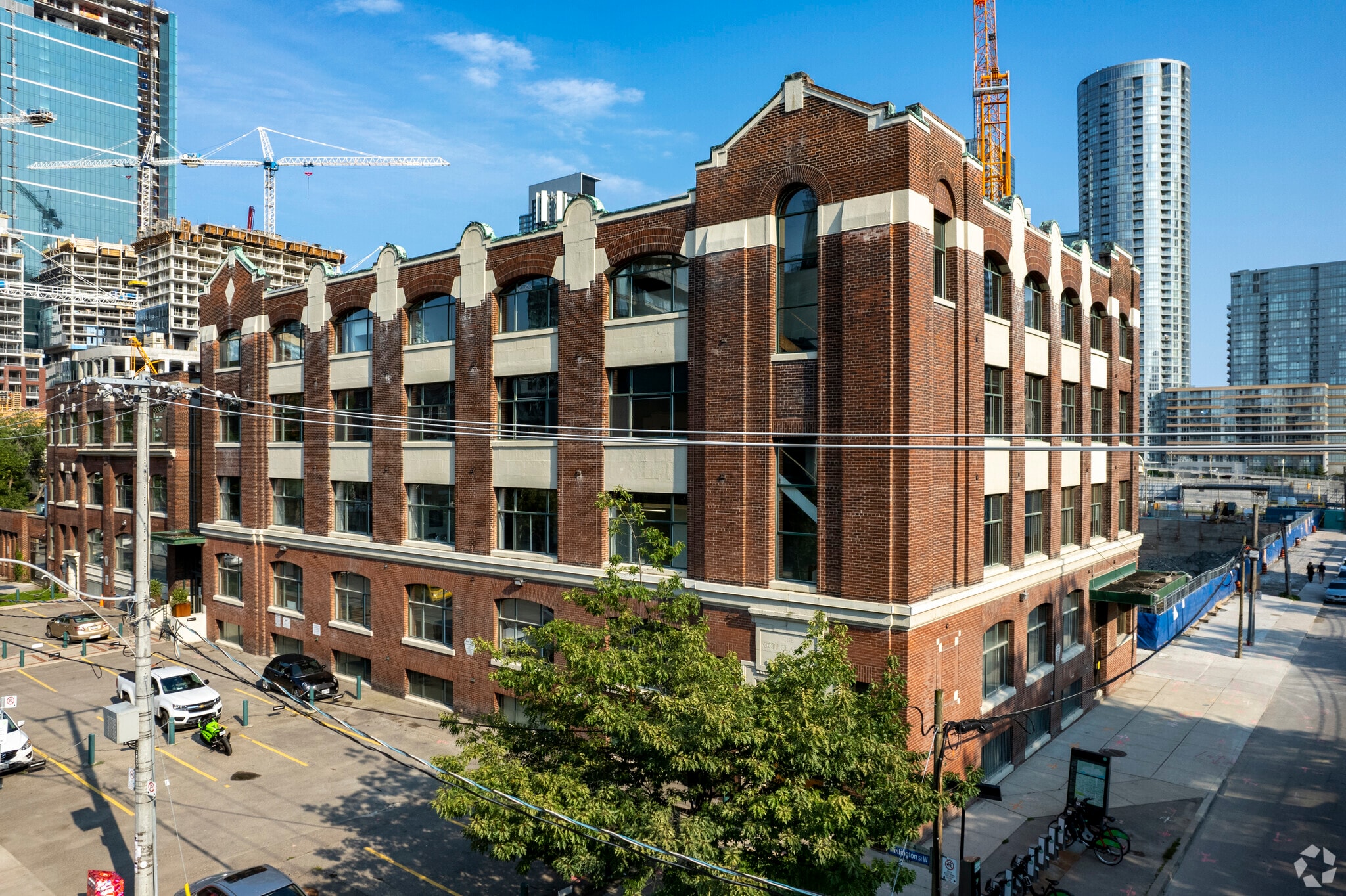 495-517 Wellington St W, Toronto, ON for lease Building Photo- Image 1 of 8