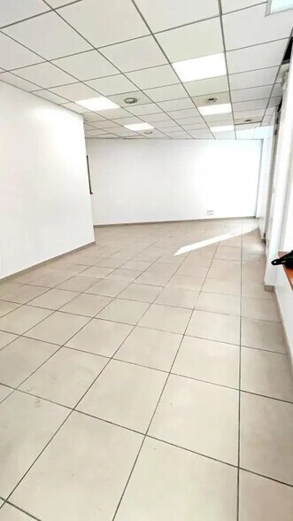 Office in Nice for lease - Interior Photo - Image 2 of 5