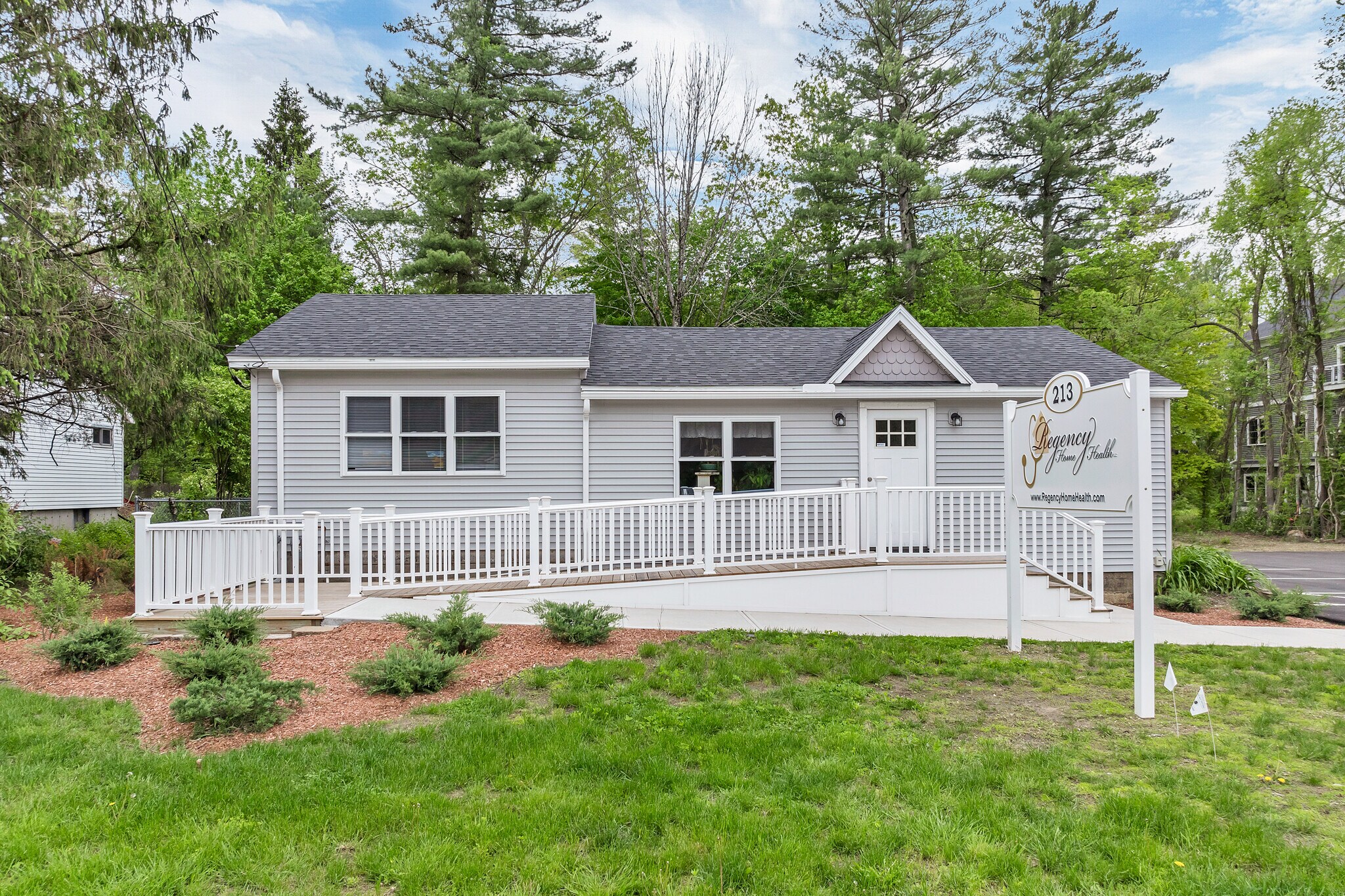 213 Rockingham Rd, Londonderry, NH for sale Primary Photo- Image 1 of 1