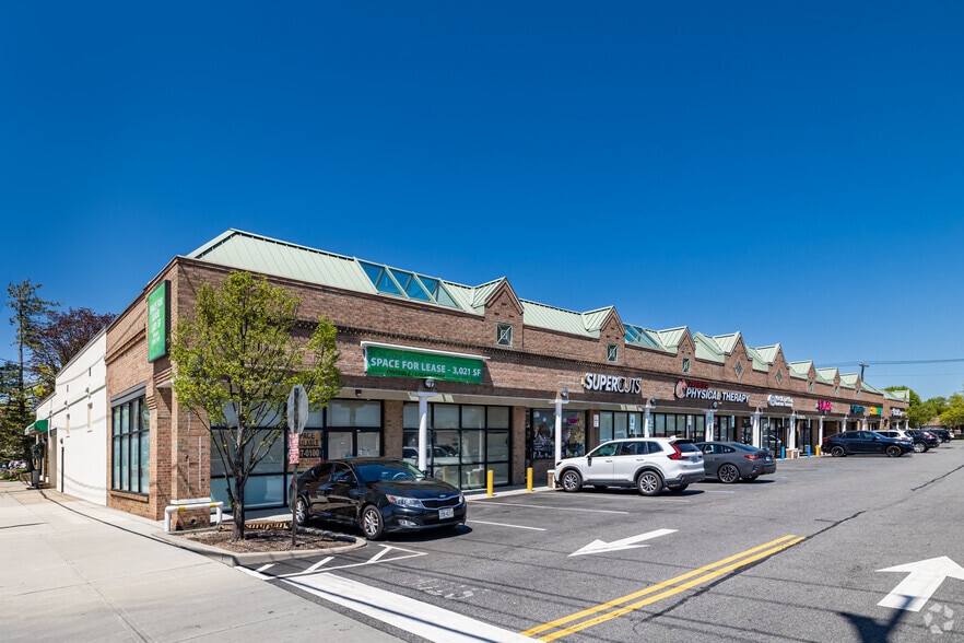52-66 E Sunrise Hwy, Lindenhurst, NY for lease - Primary Photo - Image 1 of 4