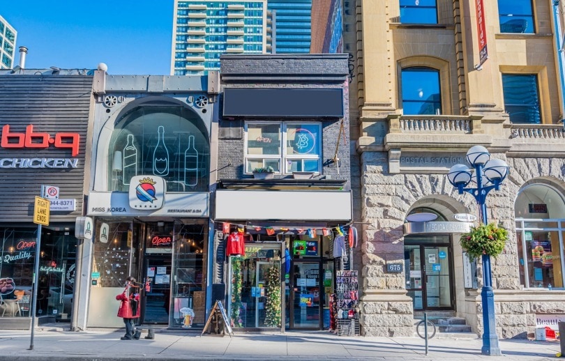 685 Yonge St, Toronto, ON for lease Building Photo- Image 1 of 2