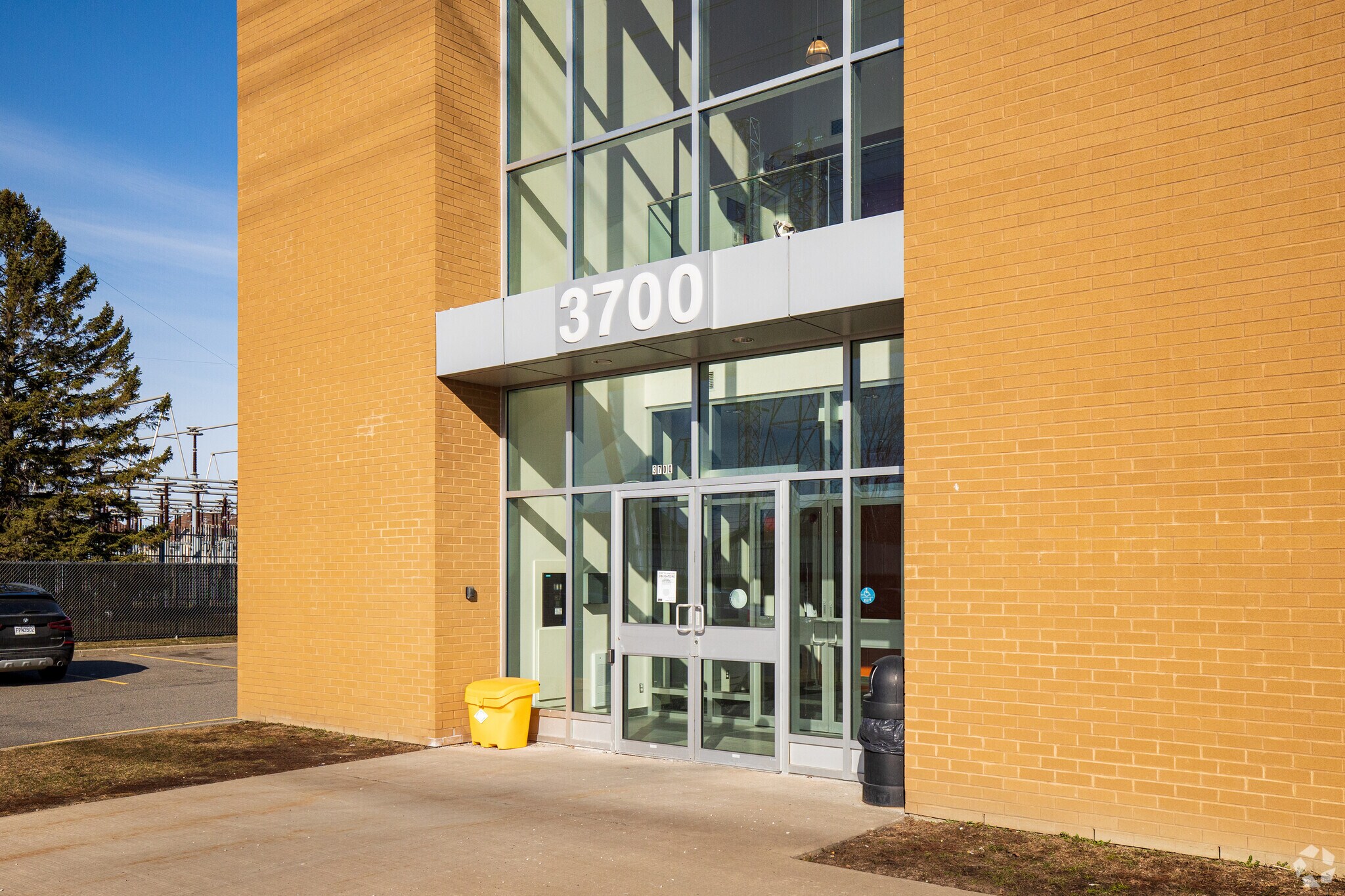 37003796 Boul des Sources, DollarddesOrmeaux, QC H9B 1Z9 Faubourg